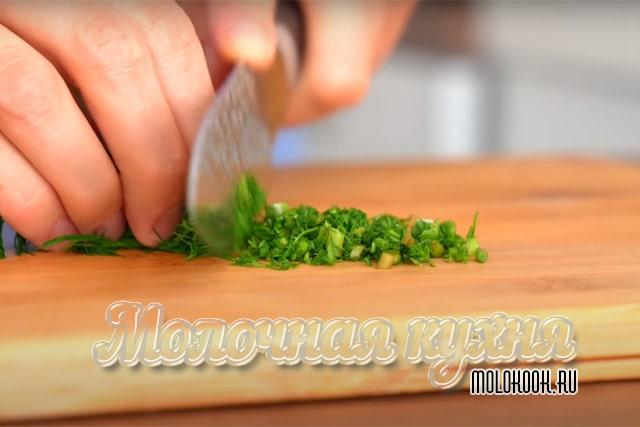Измельчение укропа