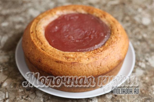 Вынуть пирог из формы и охладить