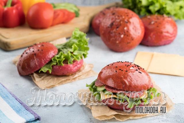 Красные булочки для бургеров