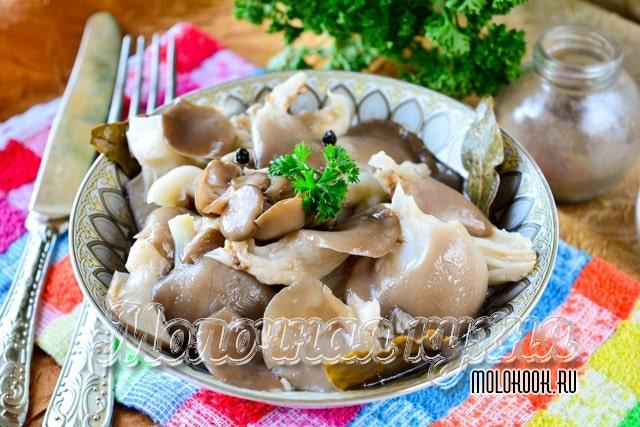 Самый быстрый рецепт приготовления маринованных вешенок - в микроволновке