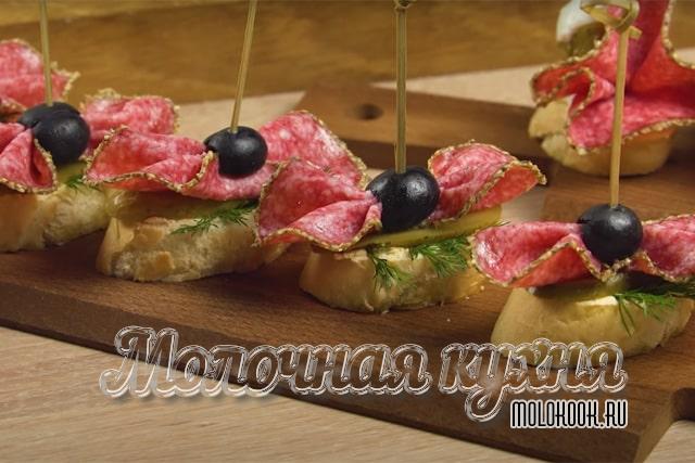 Бутерброды «Галстук-бабочка»