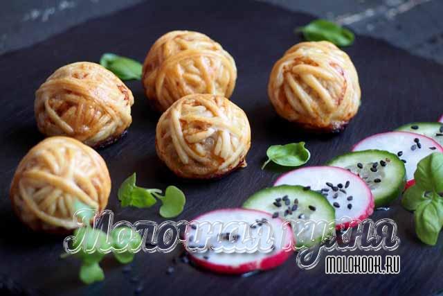 Мясные «Клубочки» в слоеном тесте