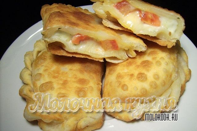 С помидорами и сыром