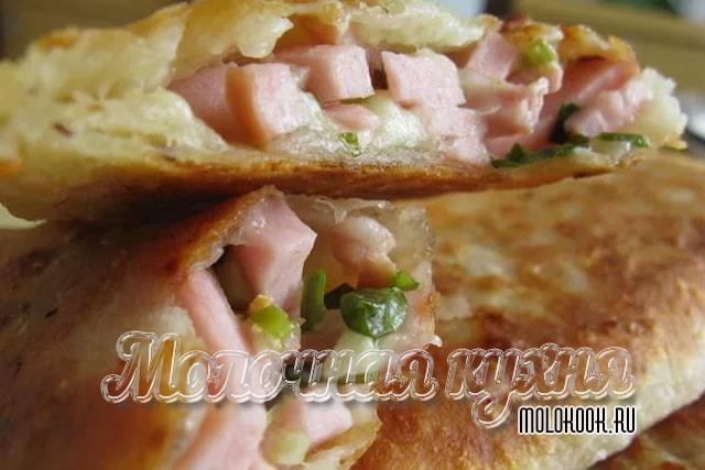 С сыром, ветчиной и чесноком