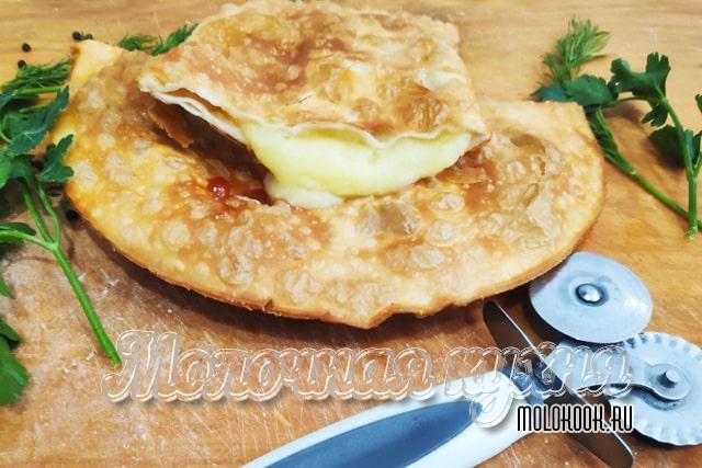 Чебуреки с сыром