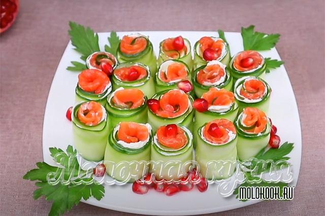 Огуречные роллы с красной рыбой