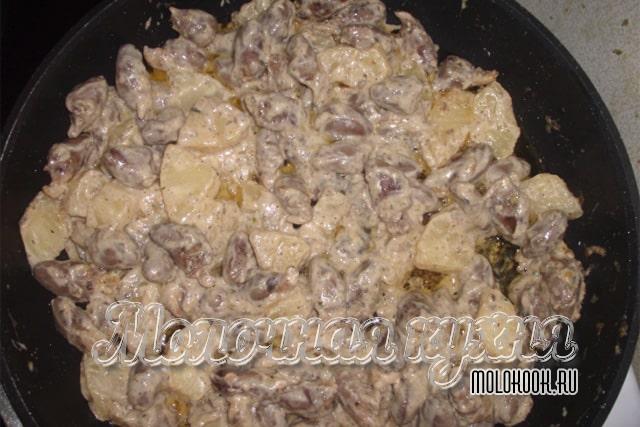 С ананасами и сметаной