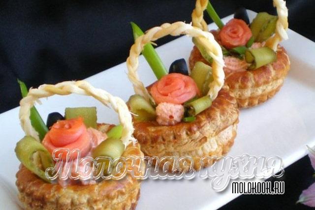 С лососем и корнишонами