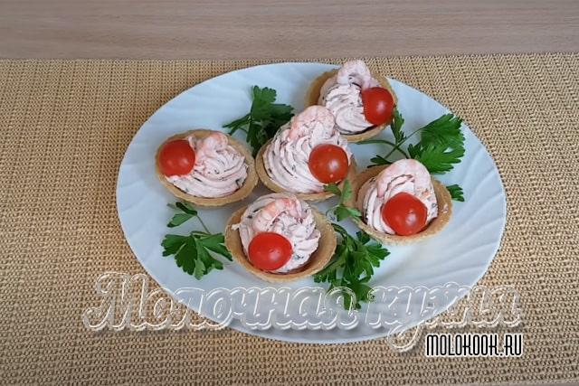 С креветками и помидорами черри