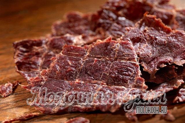 Джерки (мясные чипсы) из свинины в сушилке