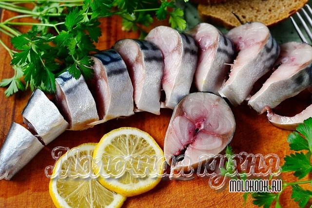 Малосольная скумбрия сухим способом