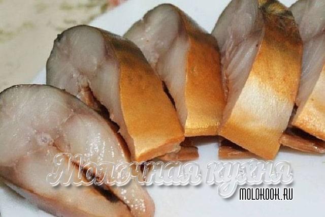 Малосольная скумбрия в чае