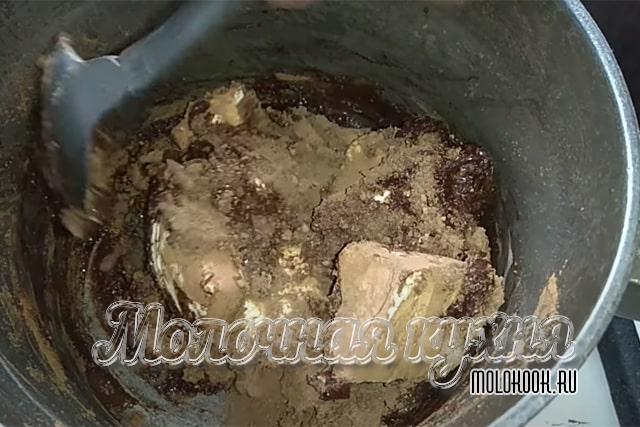 Перемешать и поставить на огонь