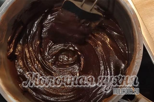 Помешивая, довести до густоты