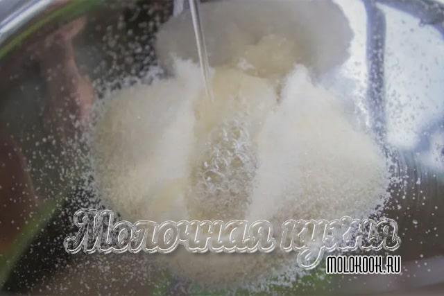 Залить желатин водой